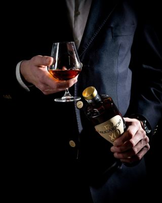 ⭐️Laugaricio Brandy XO⭐️ dozrieva po destilácii špeciálne vybraných vín tradičným spôsobom v dubových sudoch po dobu...